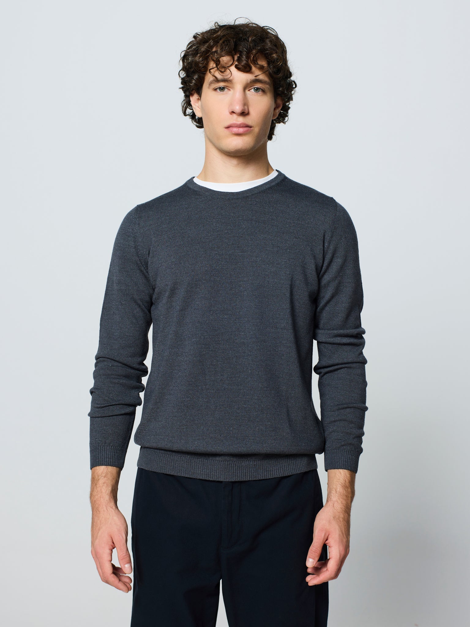 Jersey de hombre cuello redondo y manga larga
