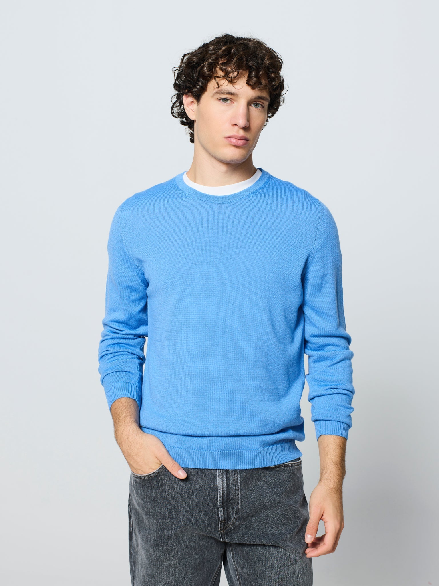 Jersey de hombre cuello redondo y manga larga