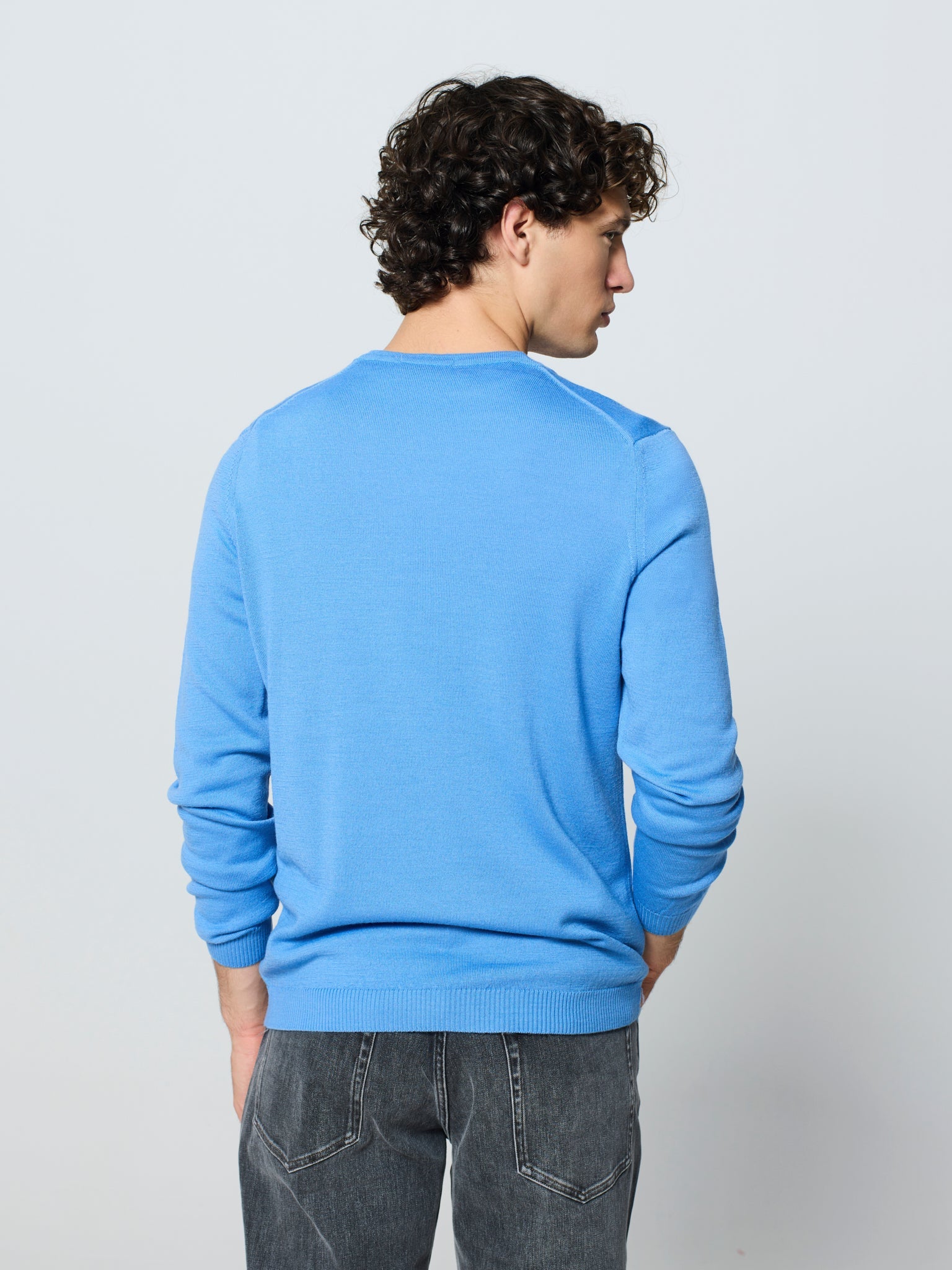 Jersey de hombre cuello redondo y manga larga