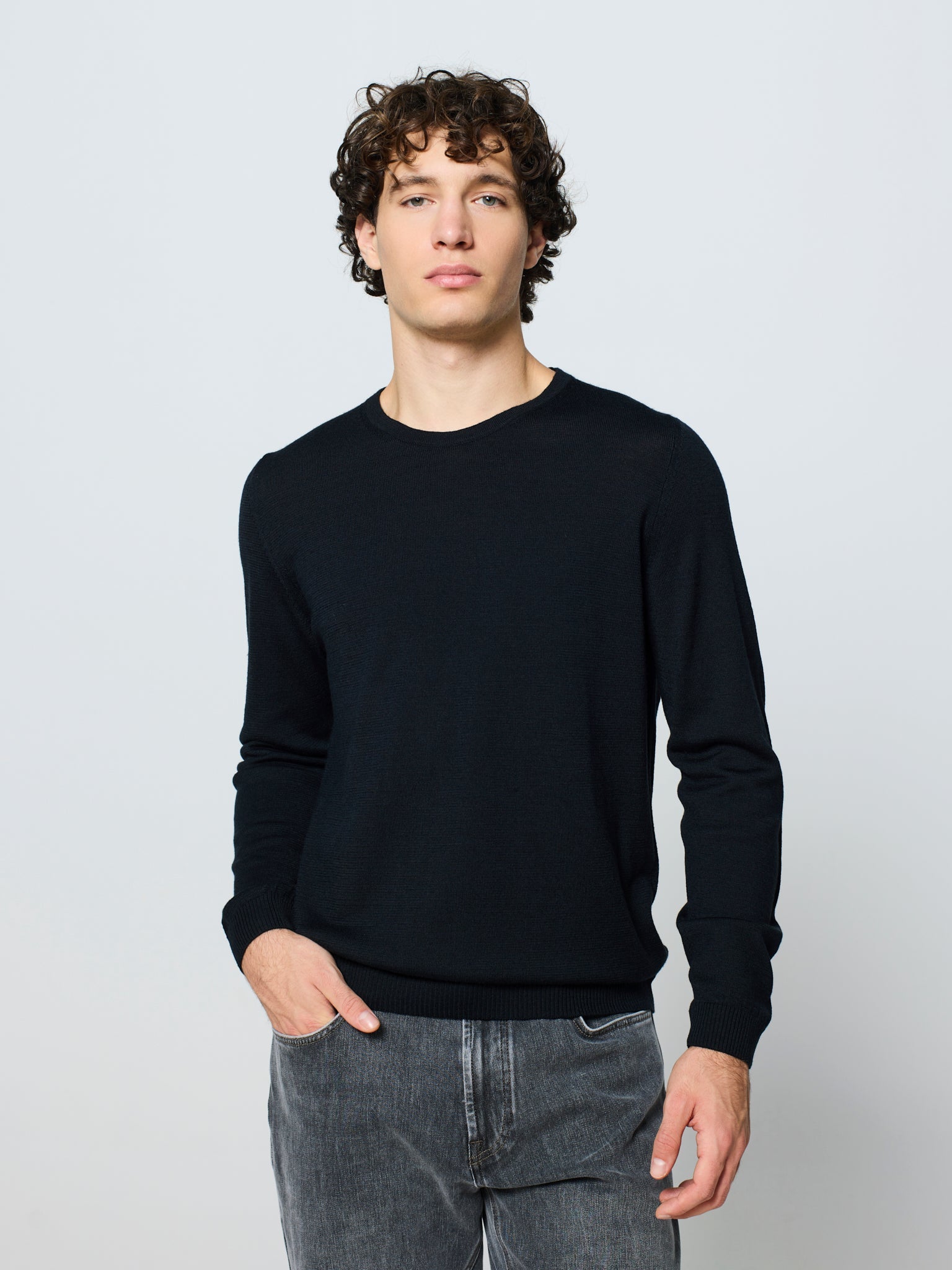 Jersey de hombre cuello redondo y manga larga