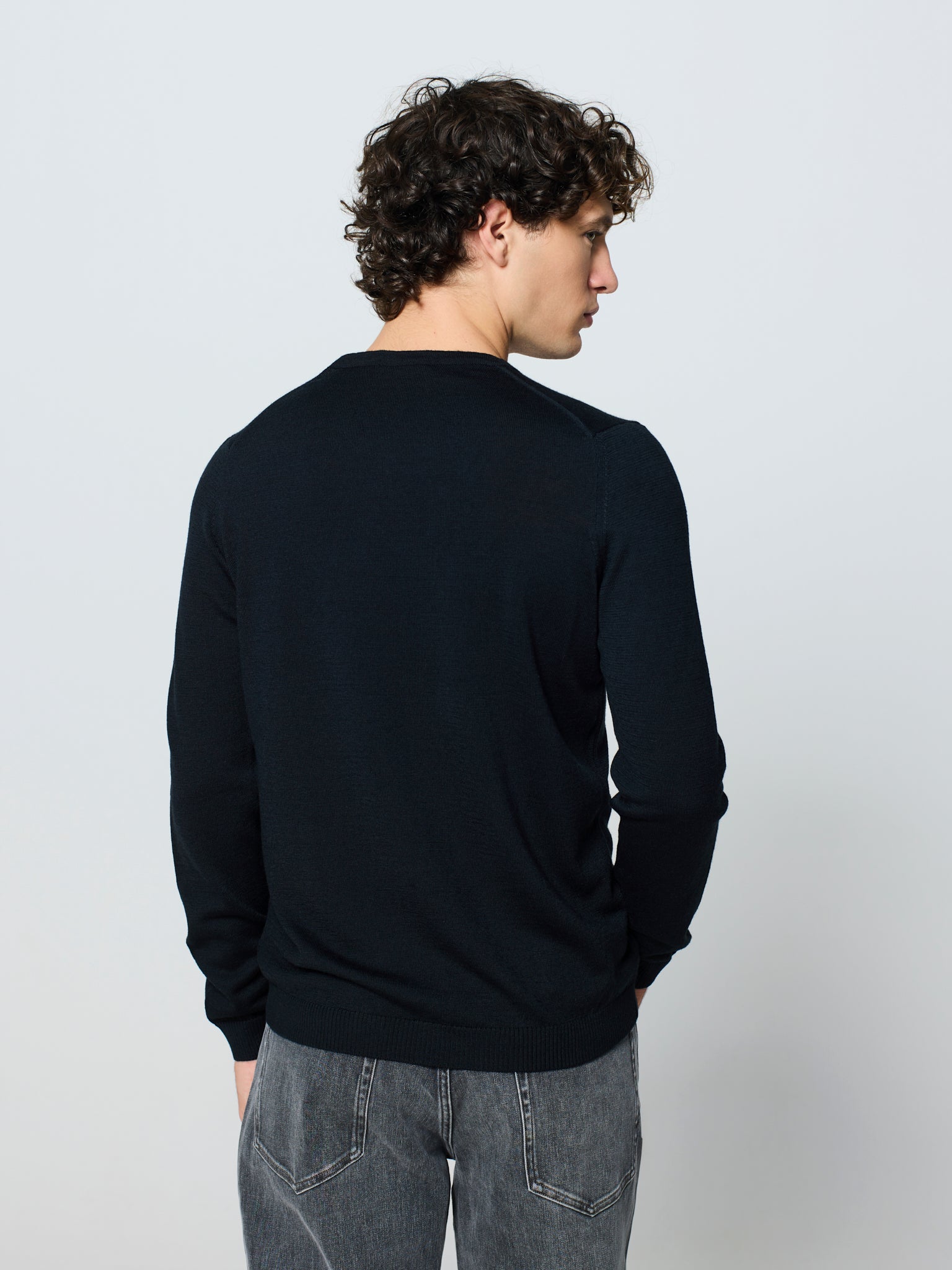 Jersey de hombre cuello redondo y manga larga