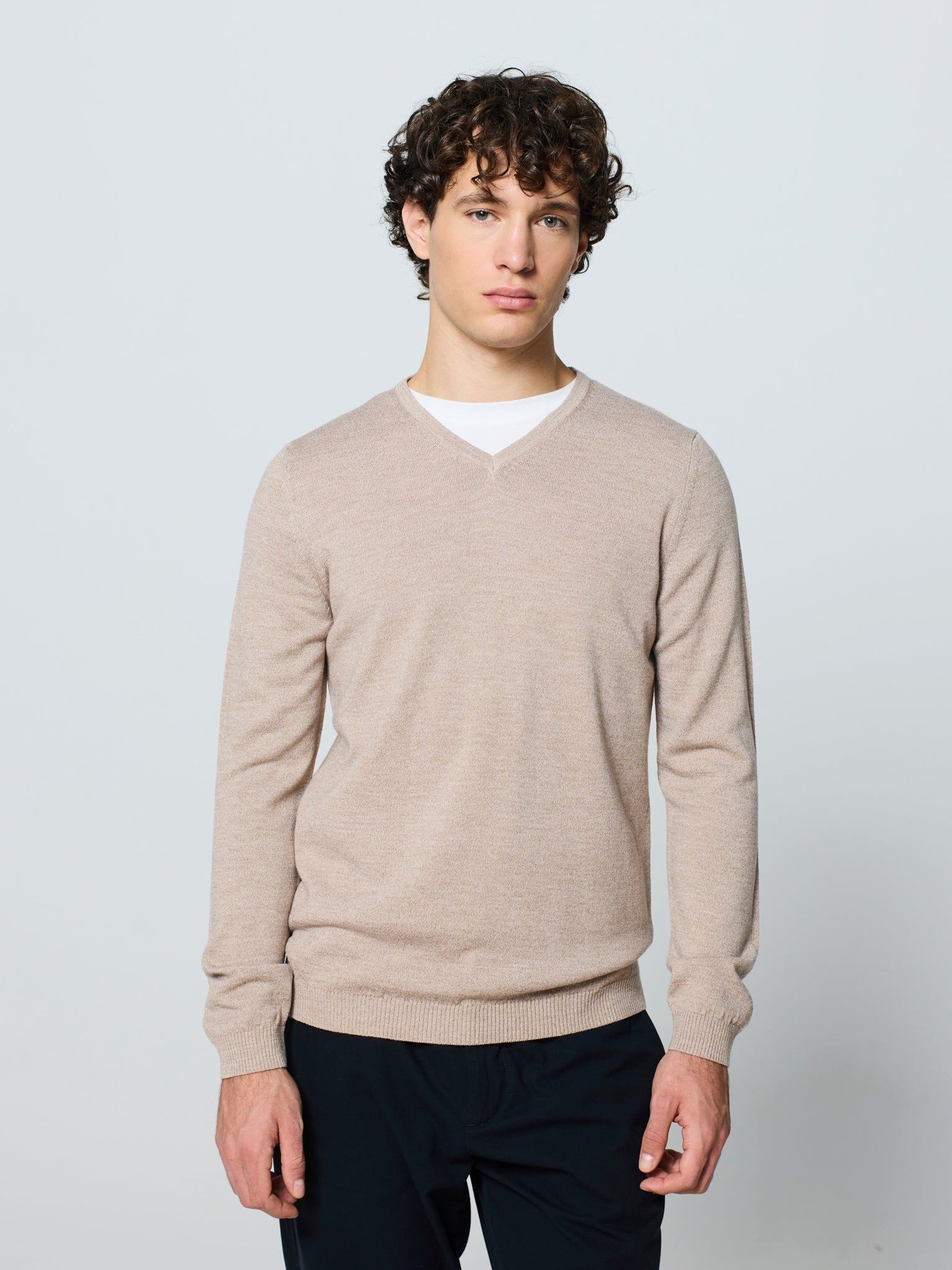 Jersey de hombre cuello pico y manga larga