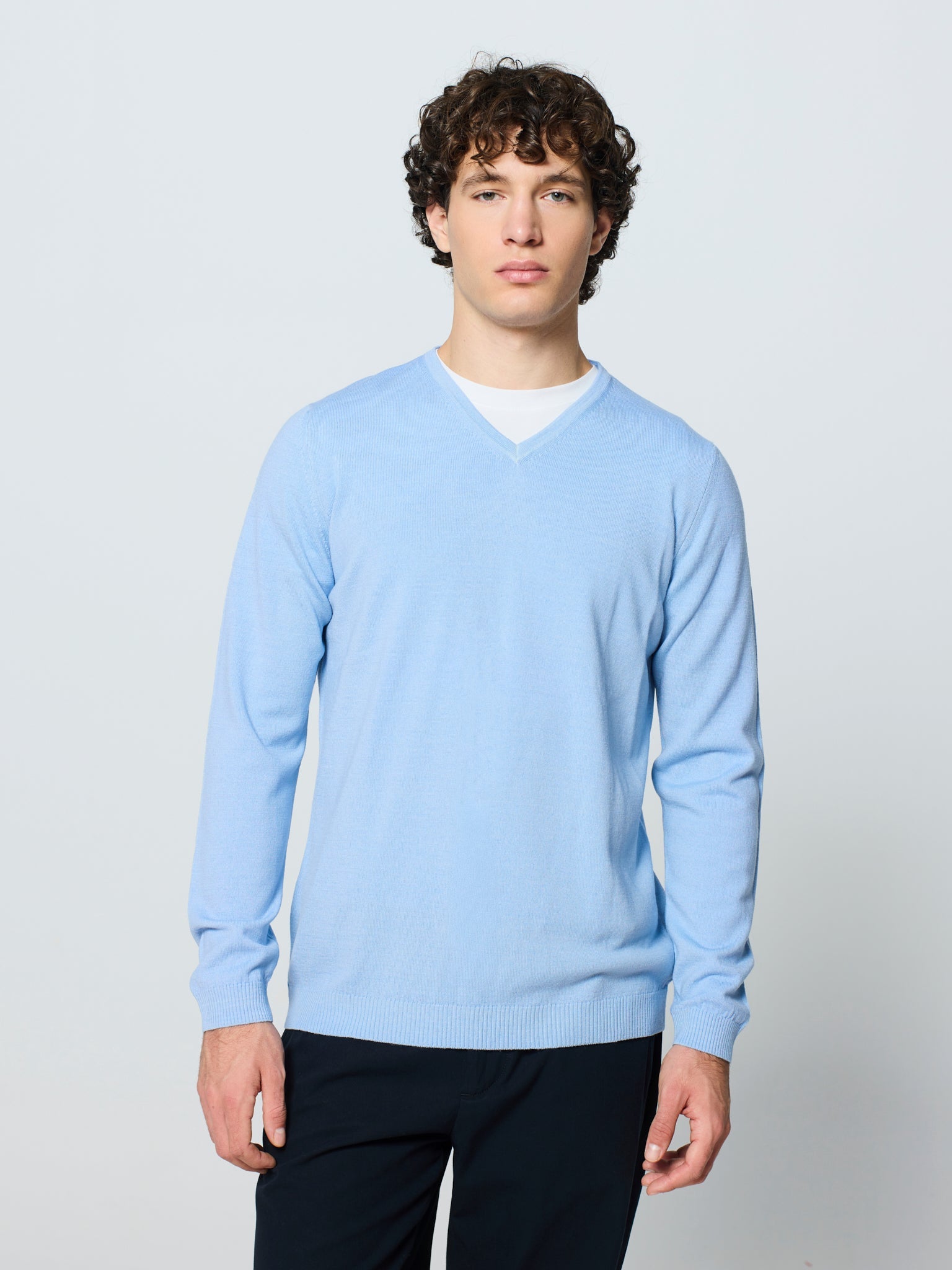 Jersey de hombre cuello pico y manga larga