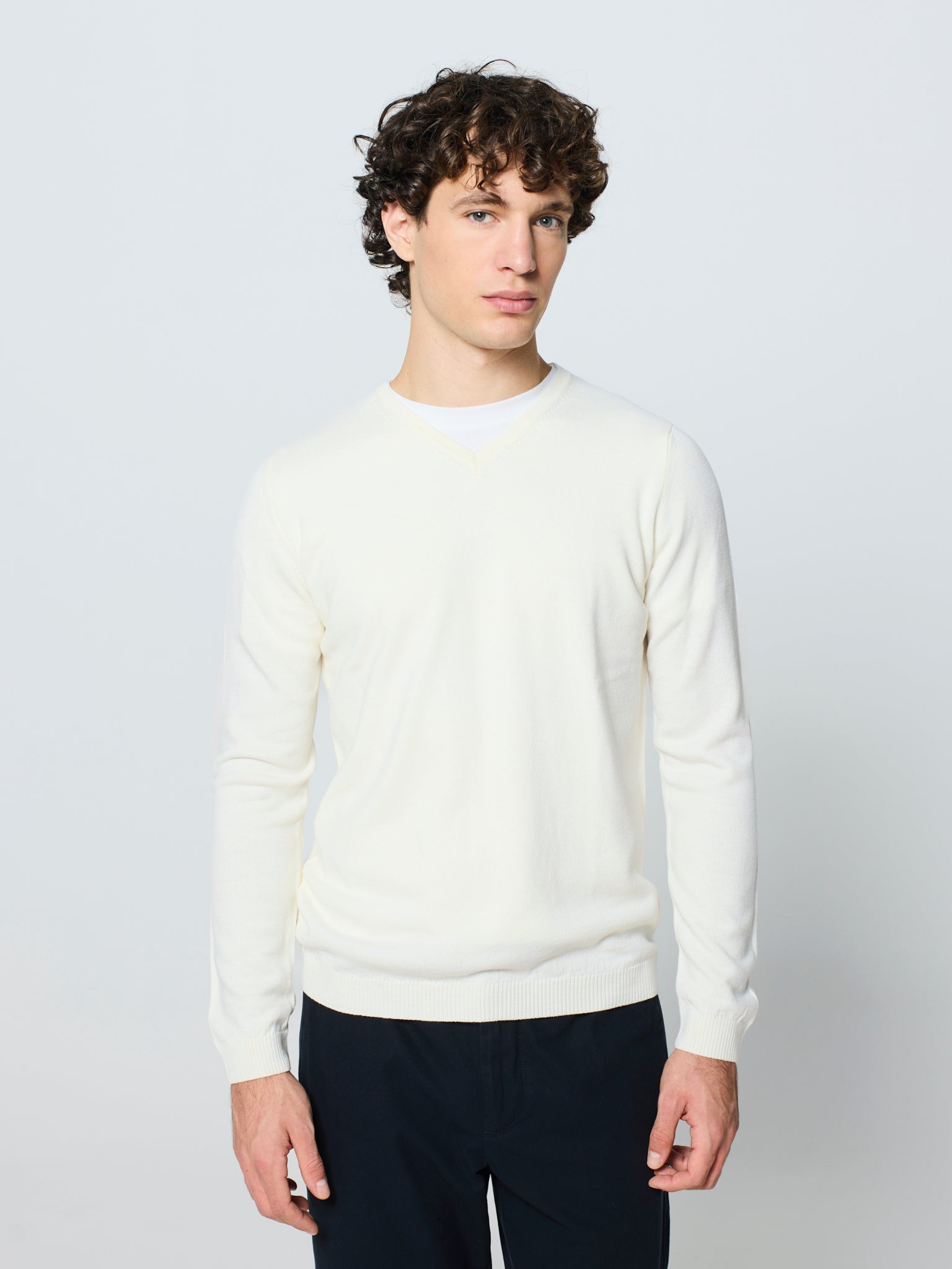 Jersey de hombre cuello pico y manga larga
