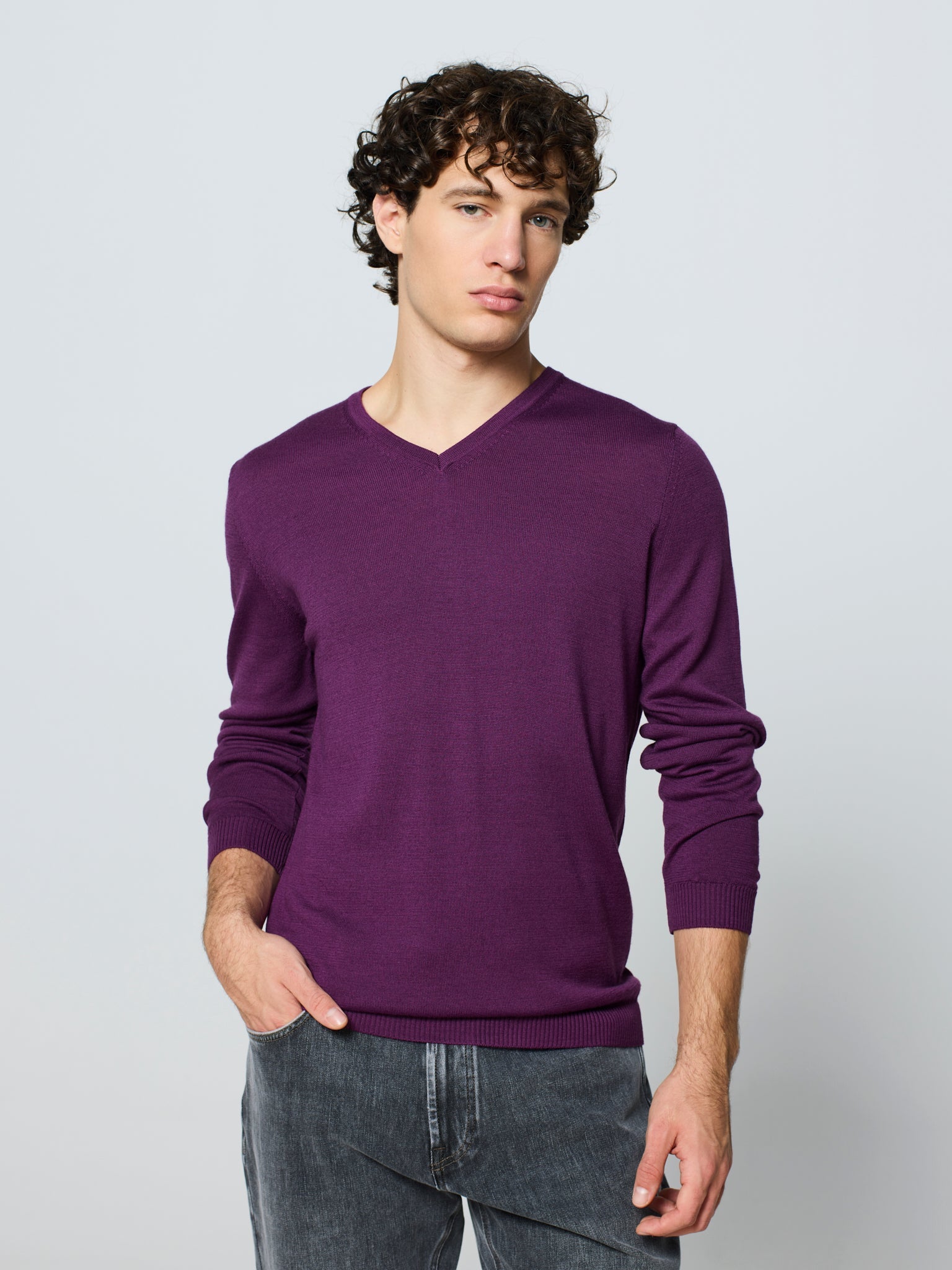 Jersey de hombre cuello pico y manga larga
