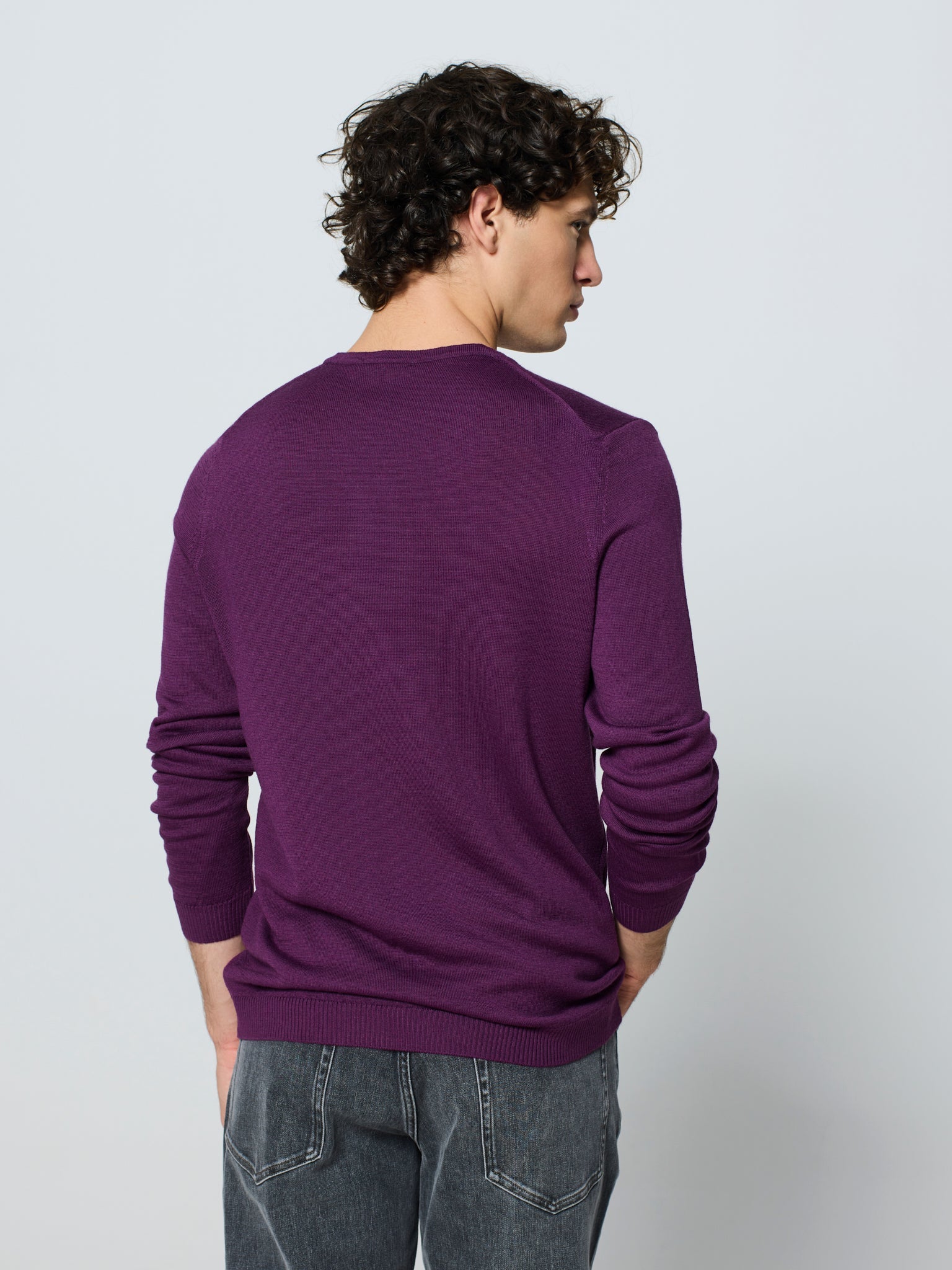 Jersey de hombre cuello pico y manga larga
