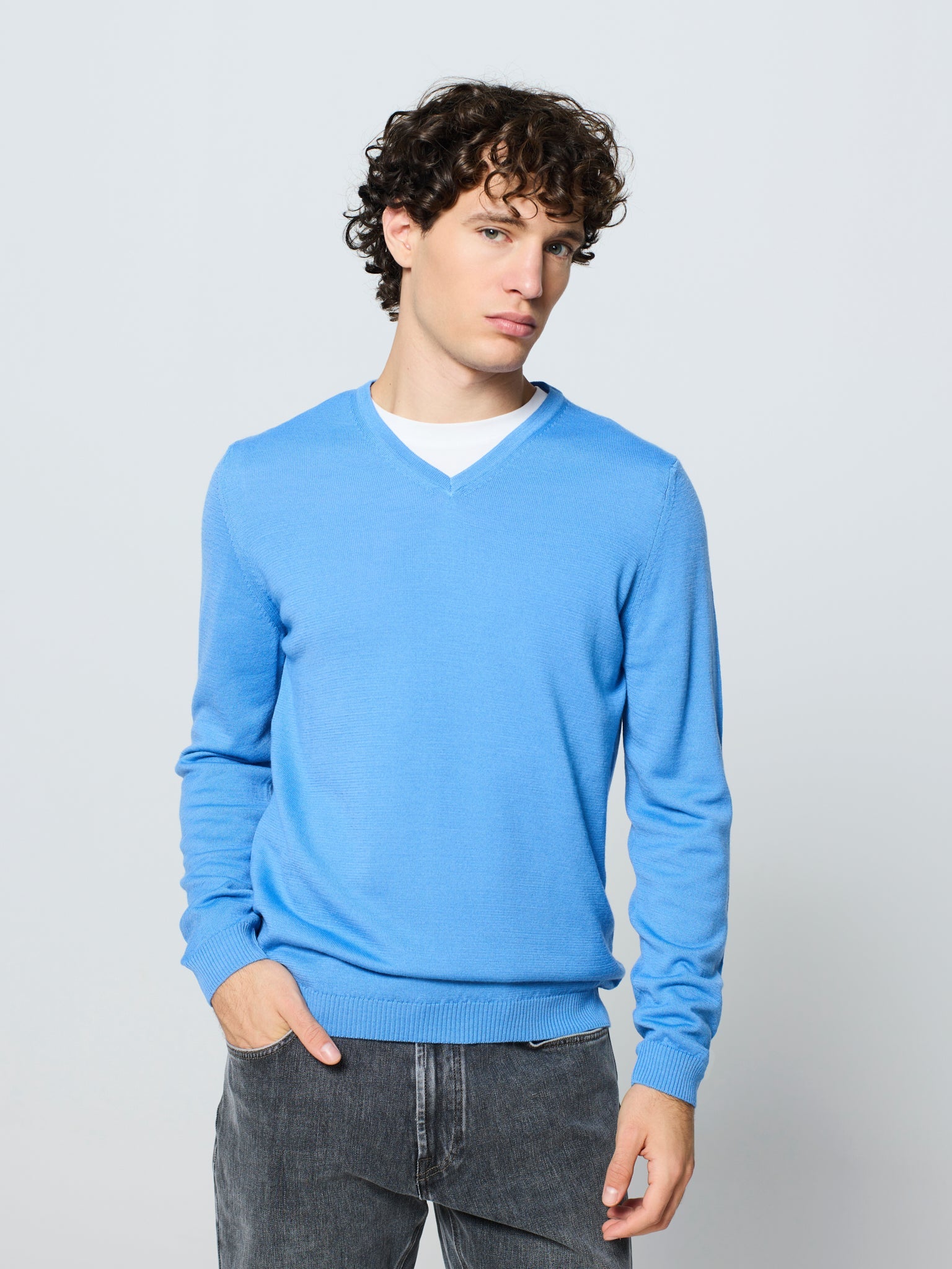 Jersey de hombre cuello pico y manga larga