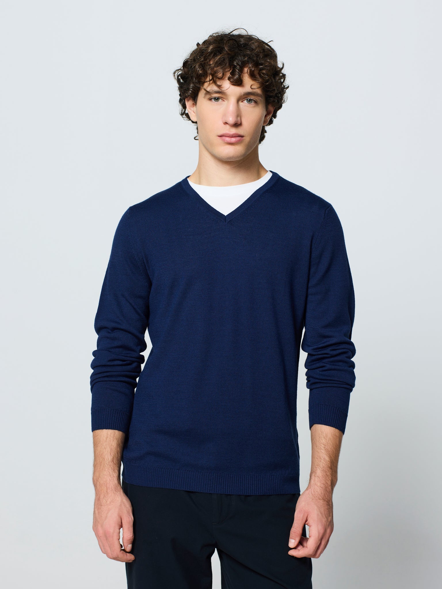 Jersey de hombre cuello pico y manga larga