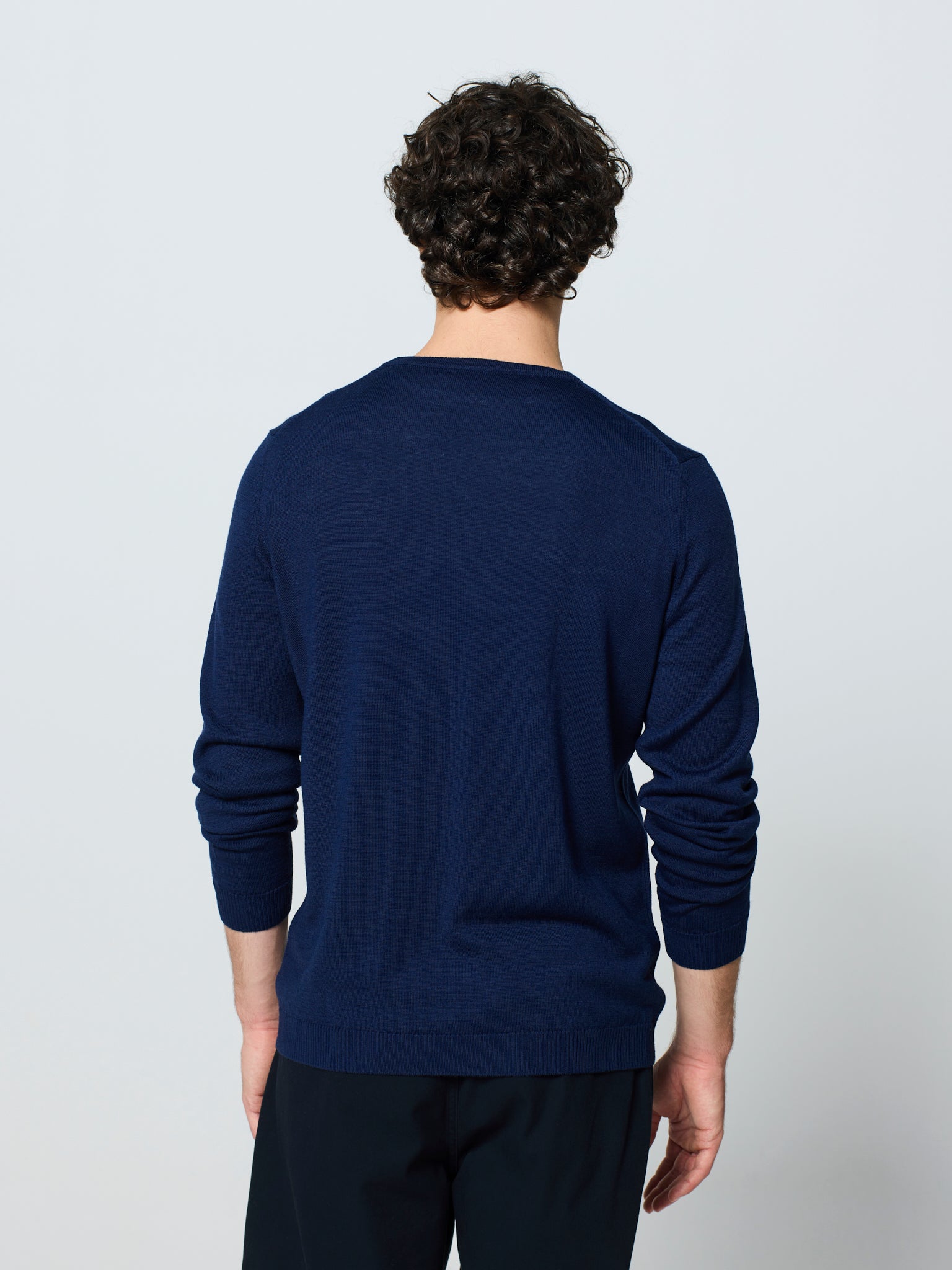 Jersey de hombre cuello pico y manga larga
