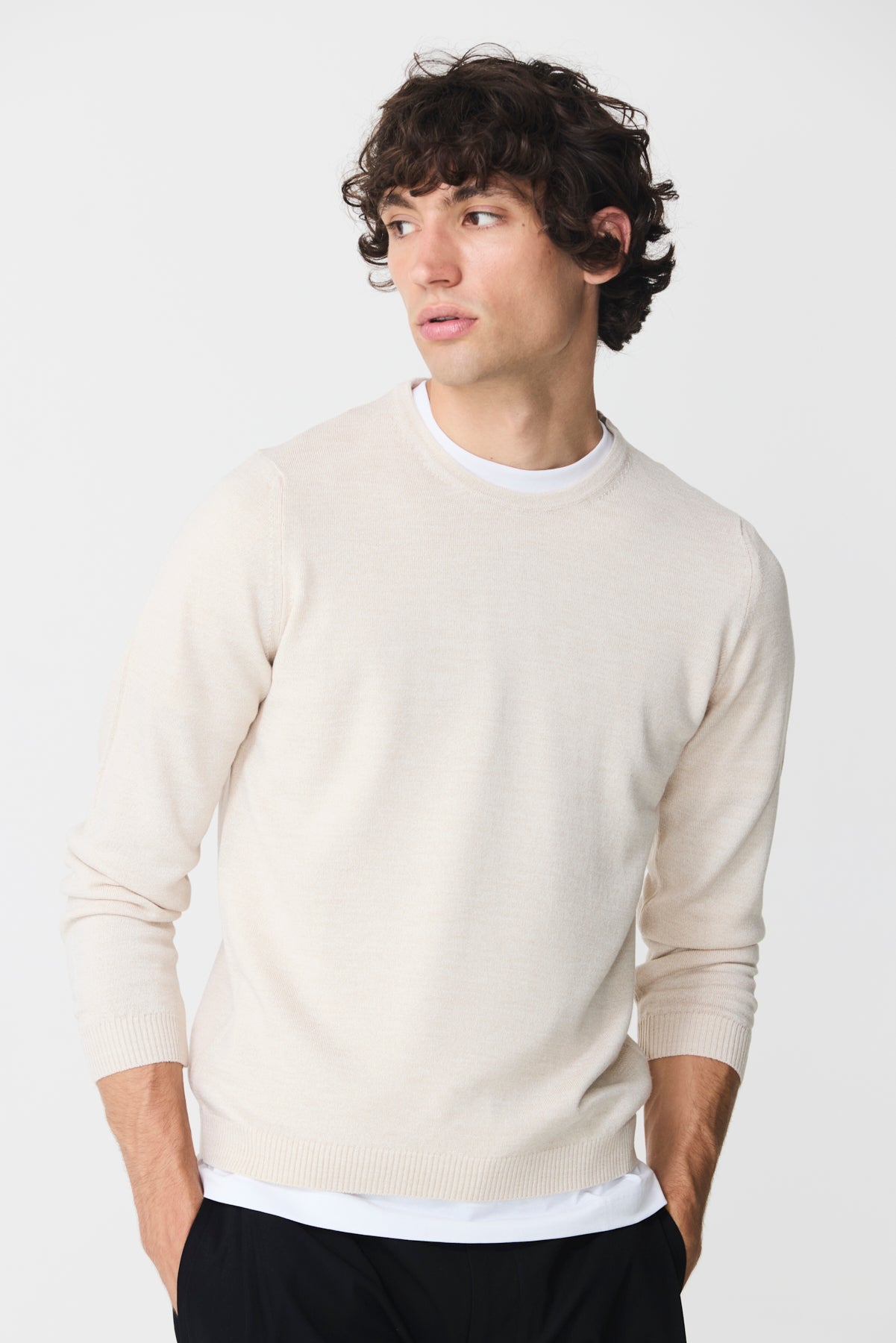 Round neck sweater