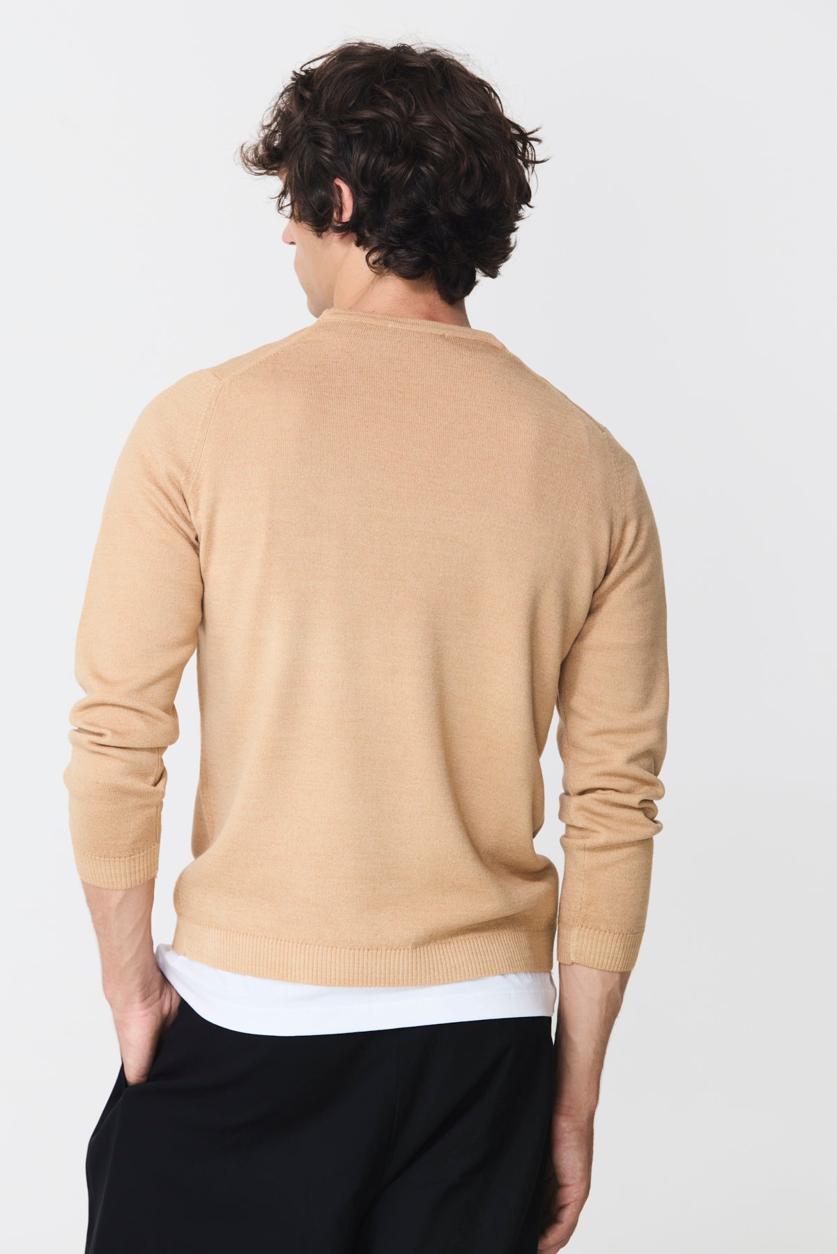 Round neck sweater