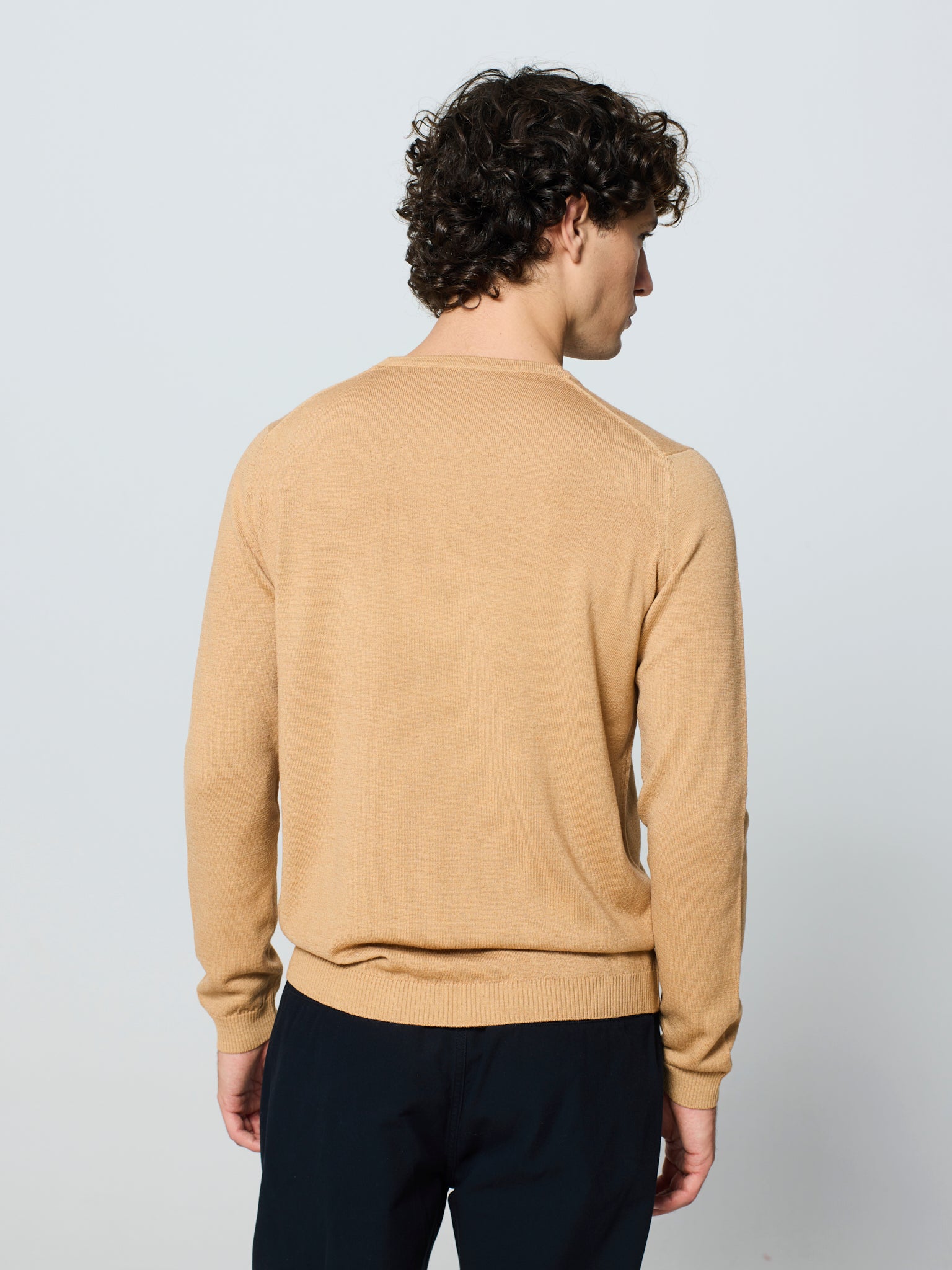 Jersey de hombre cuello redondo y manga larga