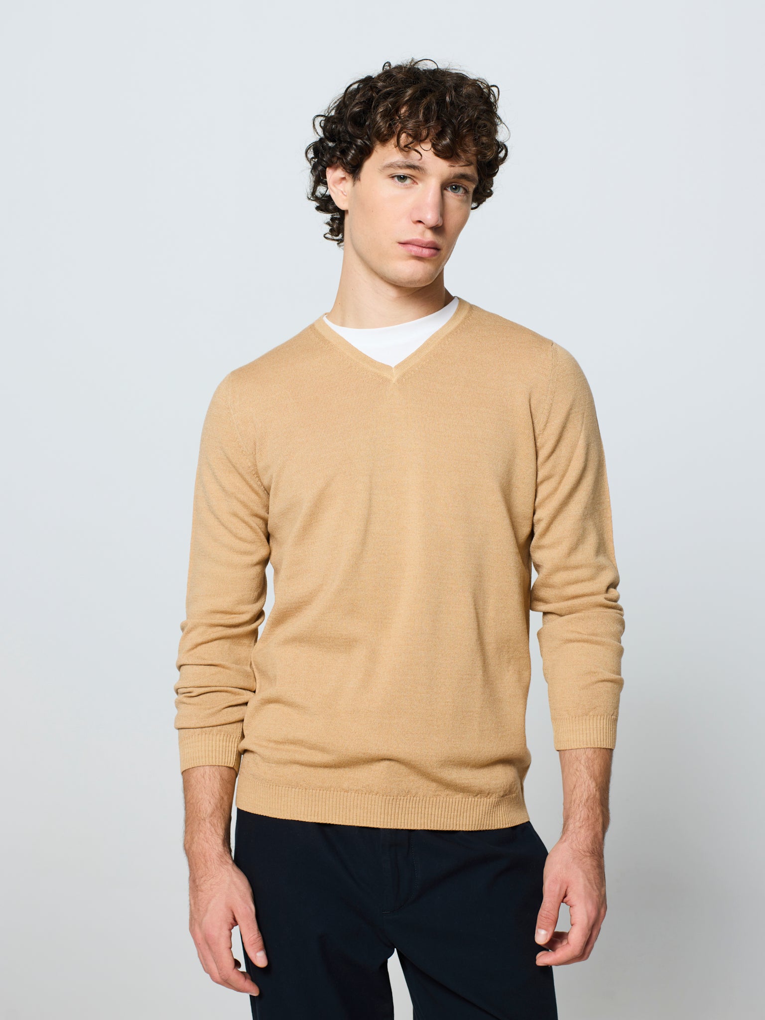 Jersey de hombre cuello pico y manga larga